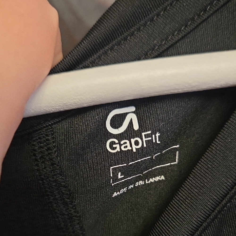 GAP Black Short Sleeve Active wear Tee - Picture 2 of 3